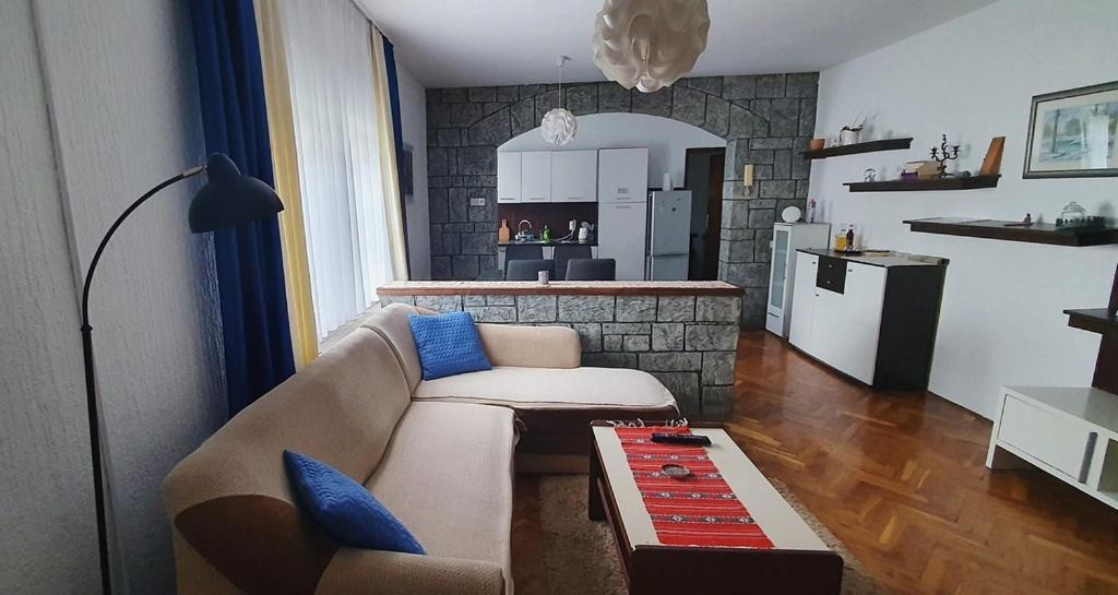 Apartman Ksenija Ðakovo Exteriör bild