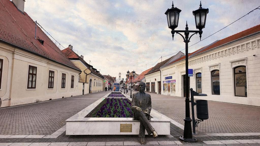 Apartman Ksenija Ðakovo Exteriör bild