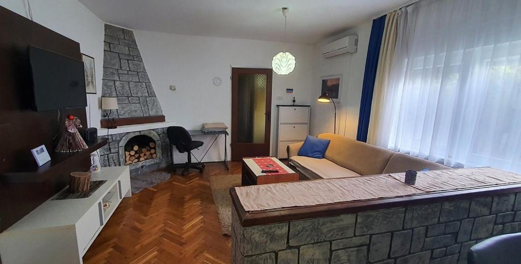 Apartman Ksenija Ðakovo Exteriör bild
