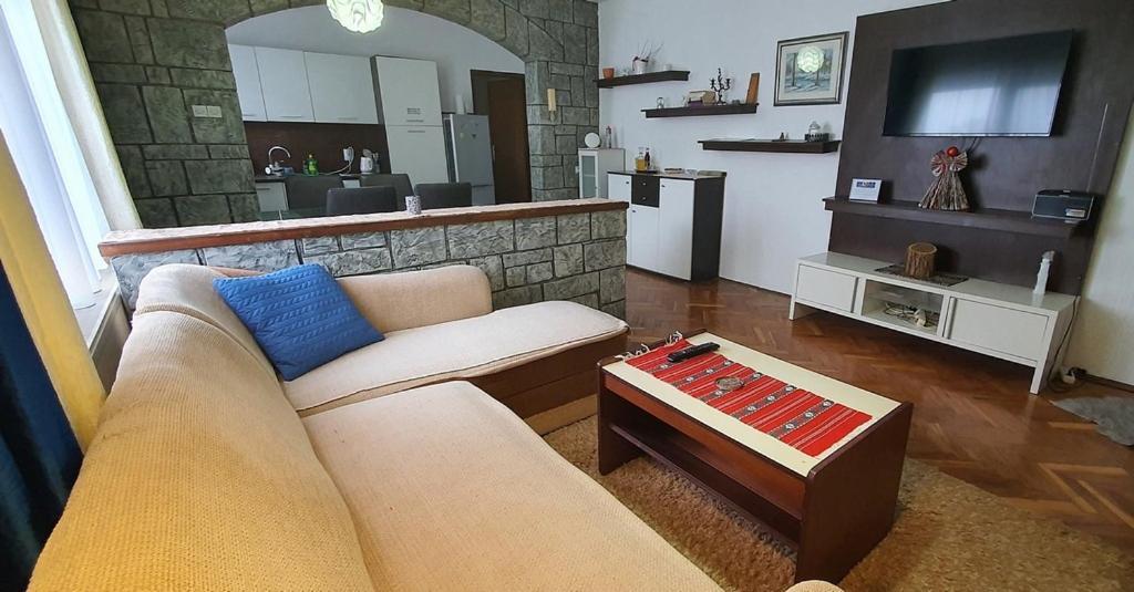 Apartman Ksenija Ðakovo Exteriör bild